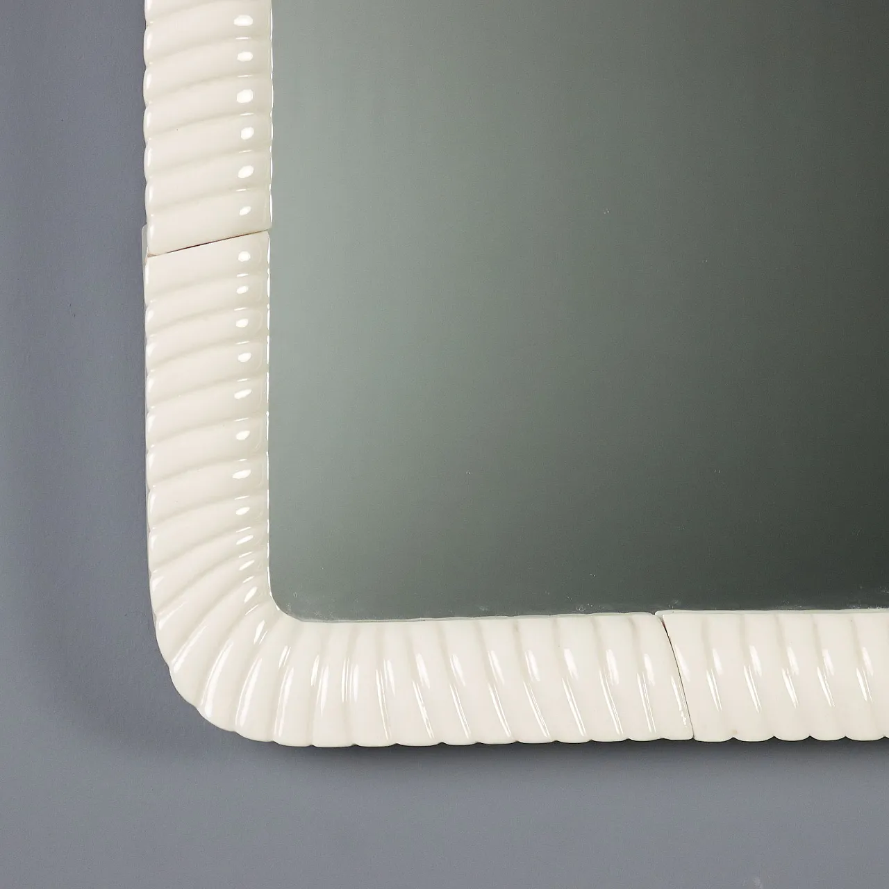 Specchio con cornice in ceramica, fine '900 6