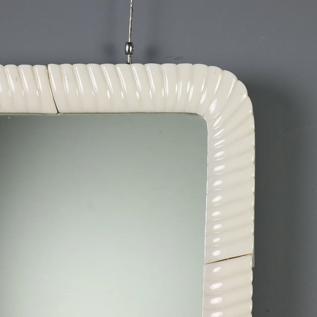 Specchio con cornice in ceramica, fine '900 7