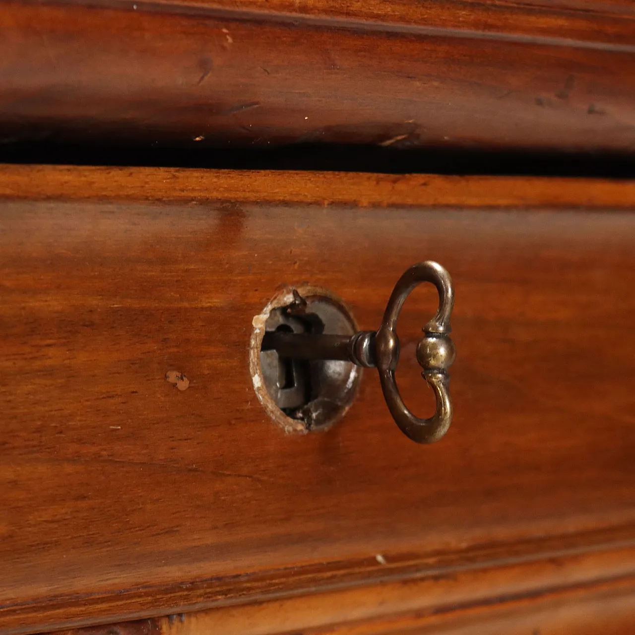 Louis Philippe walnut chest of drawers, 19th century 6