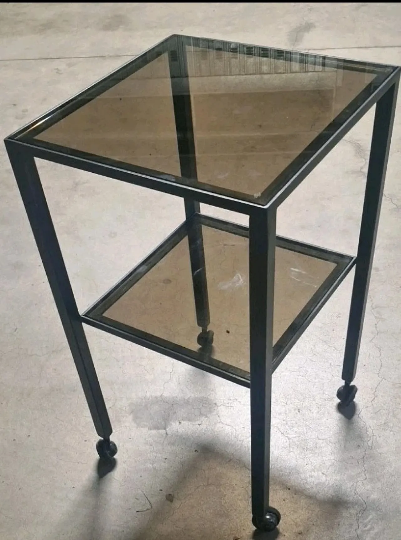 Carrello metallo doppio piano quadrato vetro 1cm con rotelle, anni '70 1