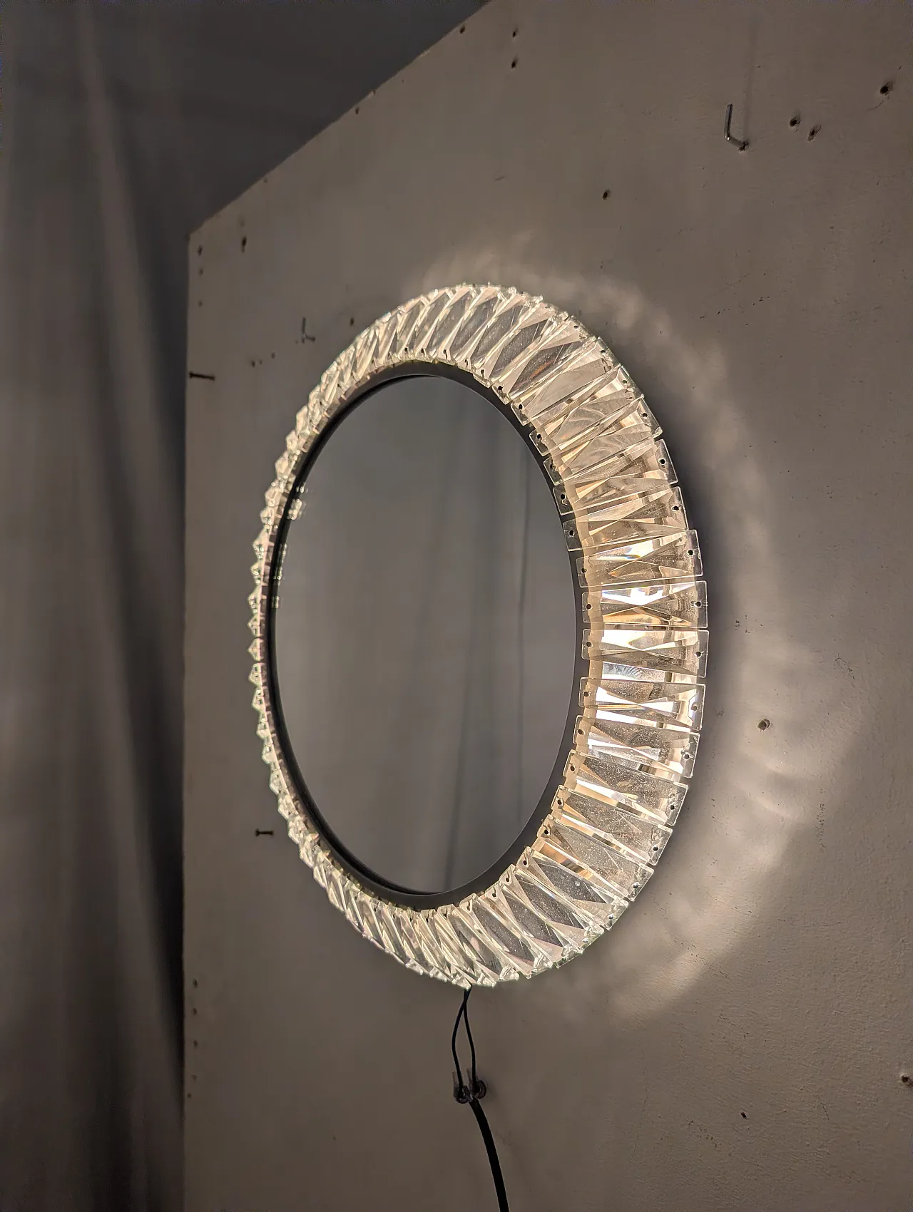 Specchio da parete circolare con prismi in cristallo, anni 70 4