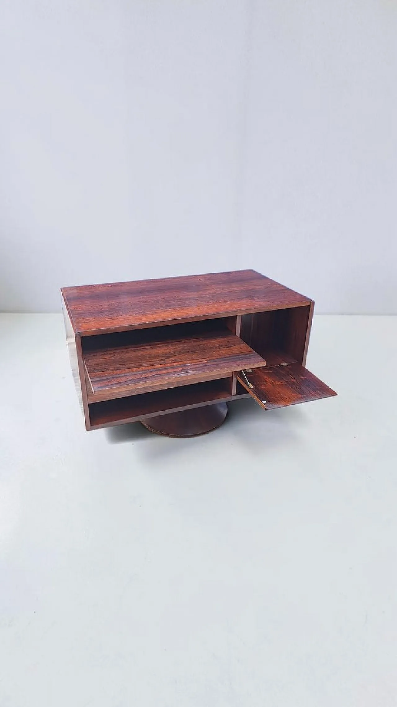 Revolving bar cabinet by Gianfranco Frattini for Bernini, 1960s 4