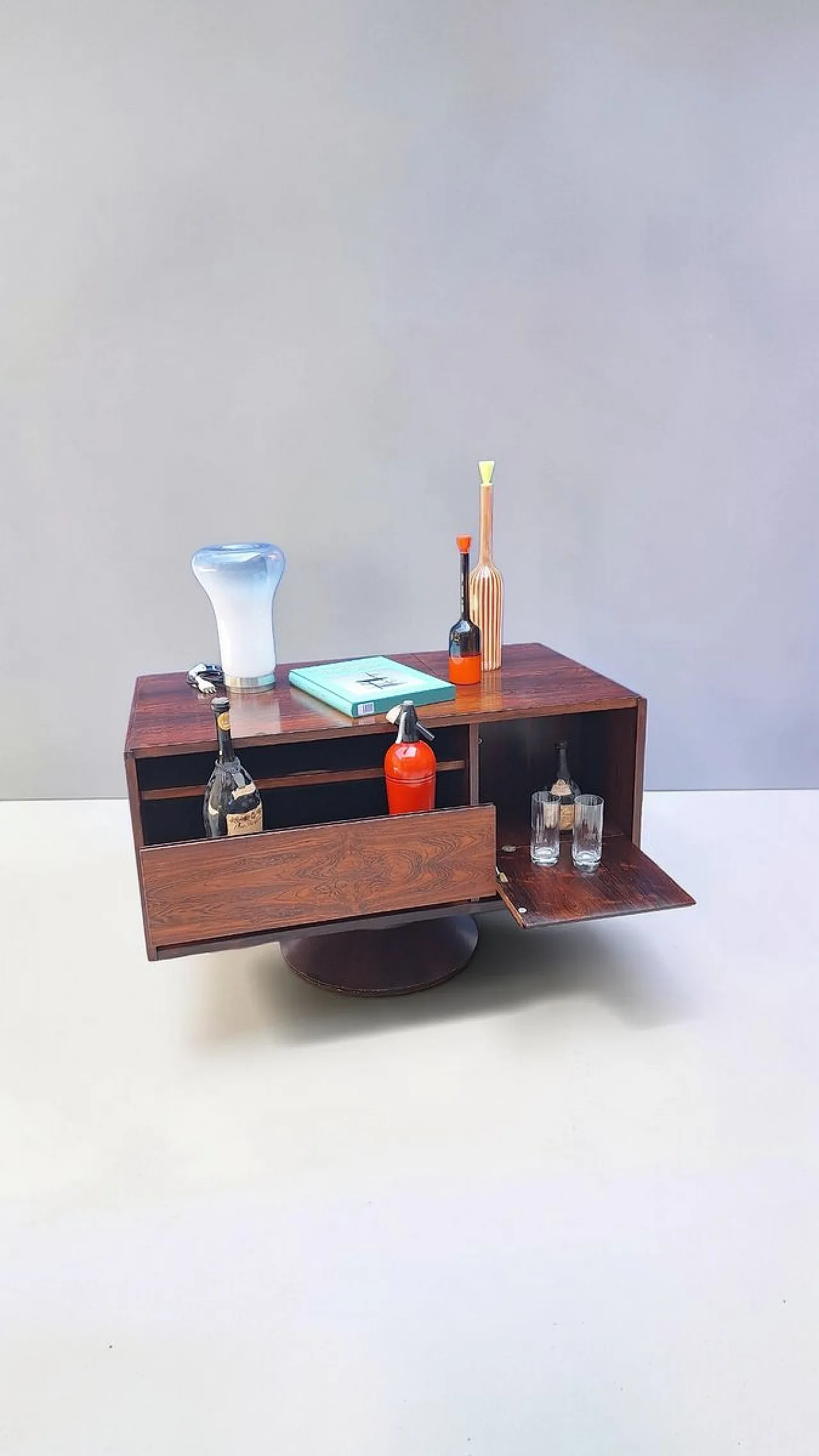 Revolving bar cabinet by Gianfranco Frattini for Bernini, 1960s 5
