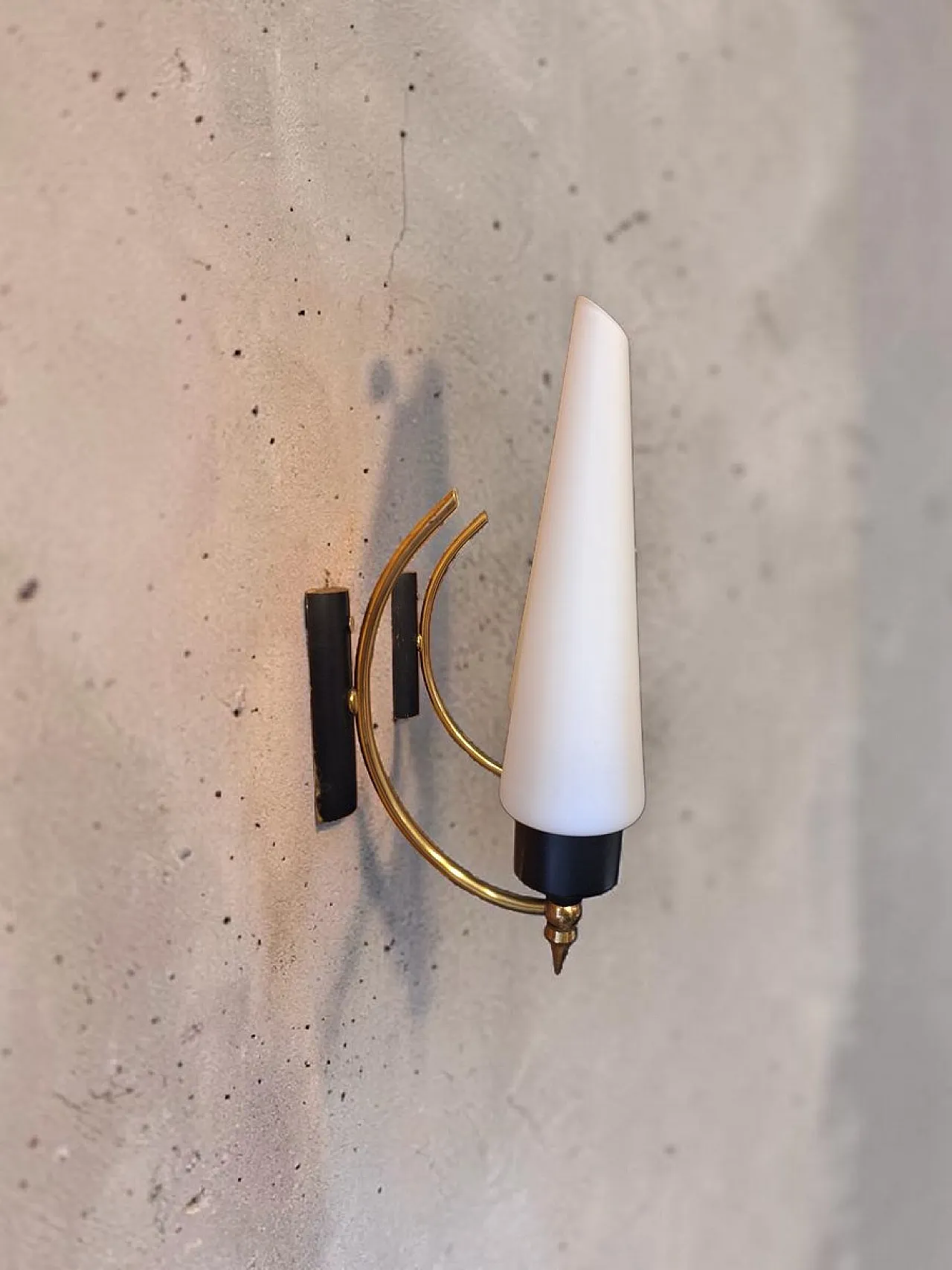 Pair of opaline glass and brass wall lamps from Stilnovo, 1950s 5