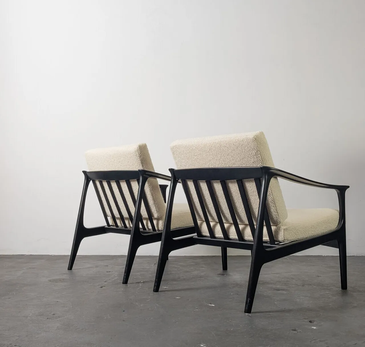Pair of lounge chairs, 1950s 3