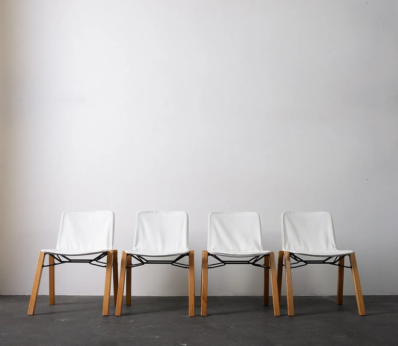 4 Chairs in white leather, 1970s 1