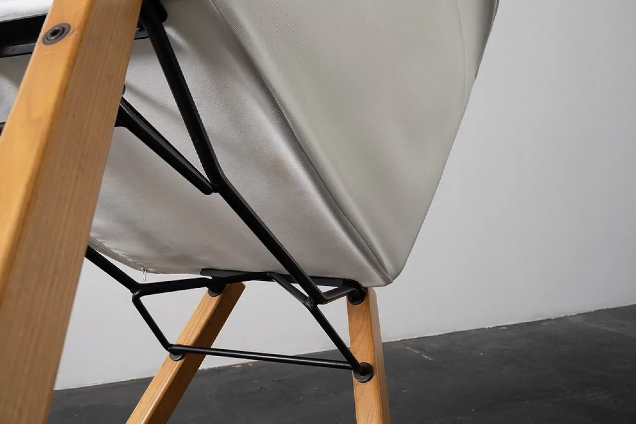 4 Chairs in white leather, 1970s 3