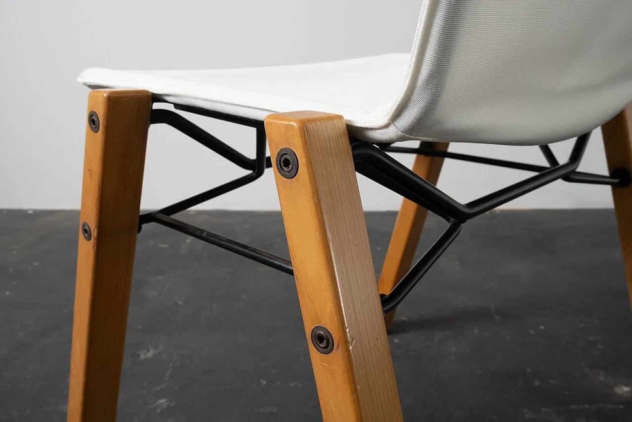 4 Chairs in white leather, 1970s 6