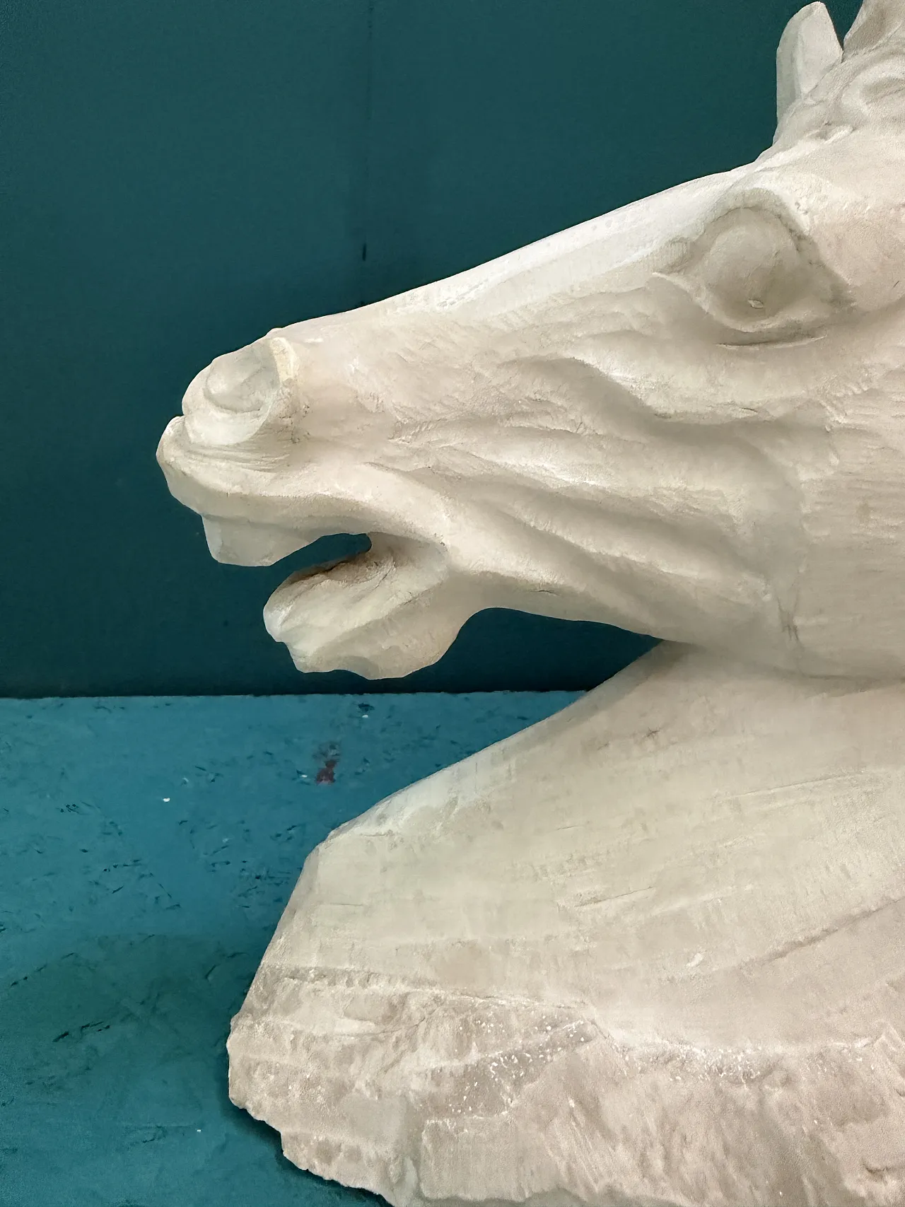 Alabaster horse's head sculpture, 20th century 8