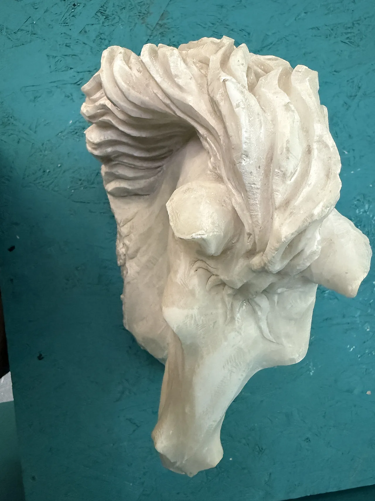 Alabaster horse's head sculpture, 20th century 13