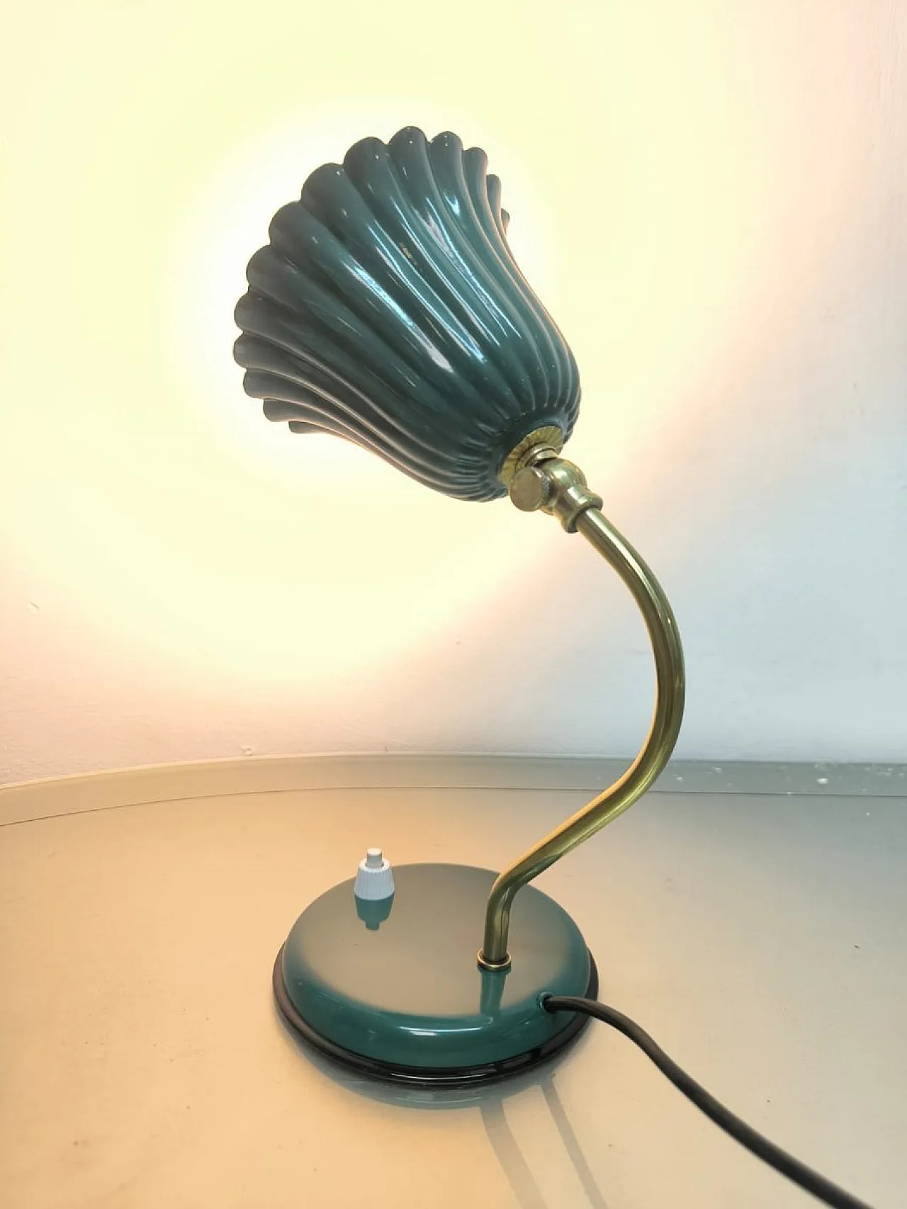 Lampada da tavolo con cupola regolabile, anni '50 1