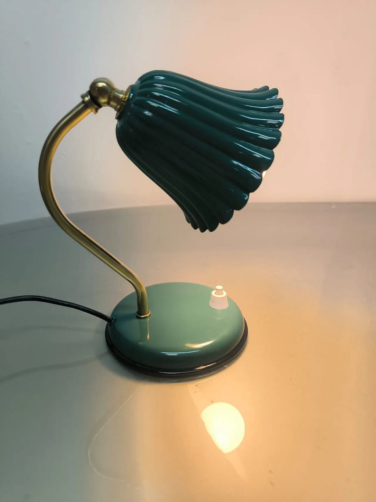Lampada da tavolo con cupola regolabile, anni '50 13