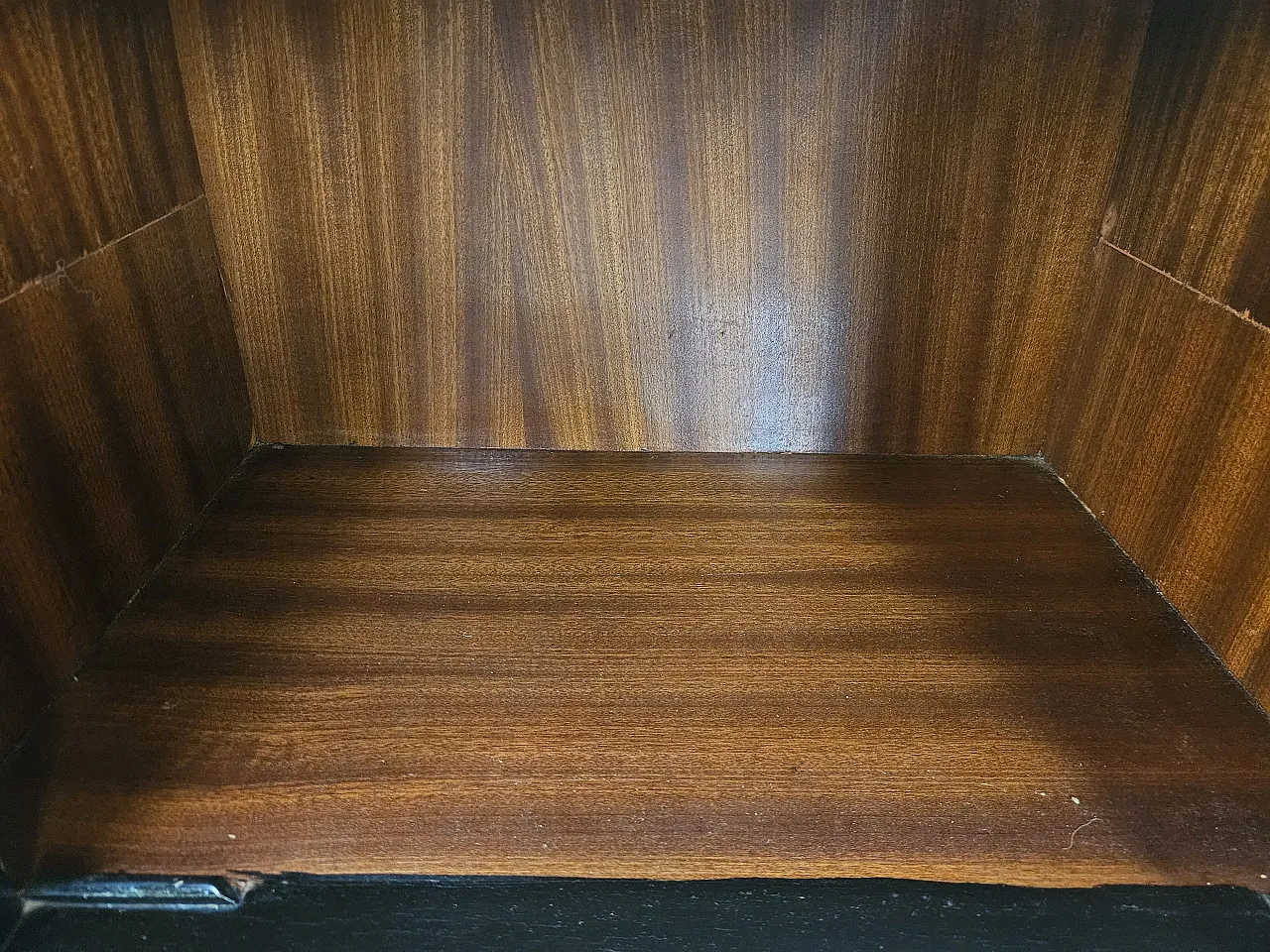 1960s mahogany burl bedside tables with glass top 17