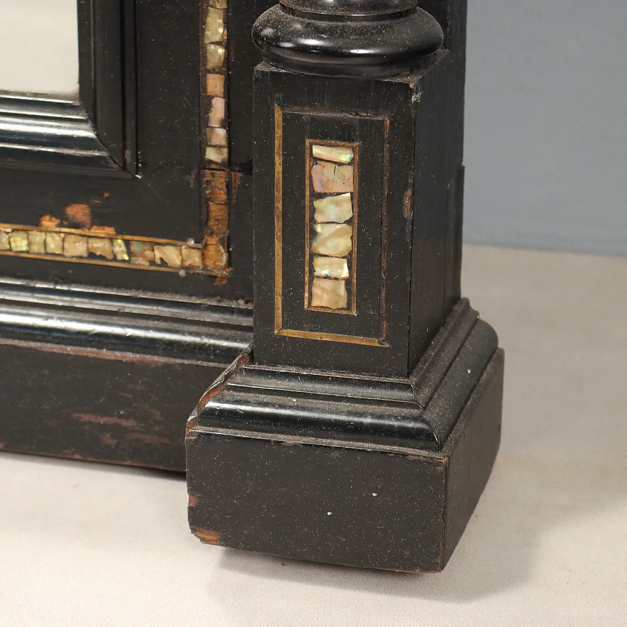 Specchiera in legno ebanizzato con madreperla, '800 10