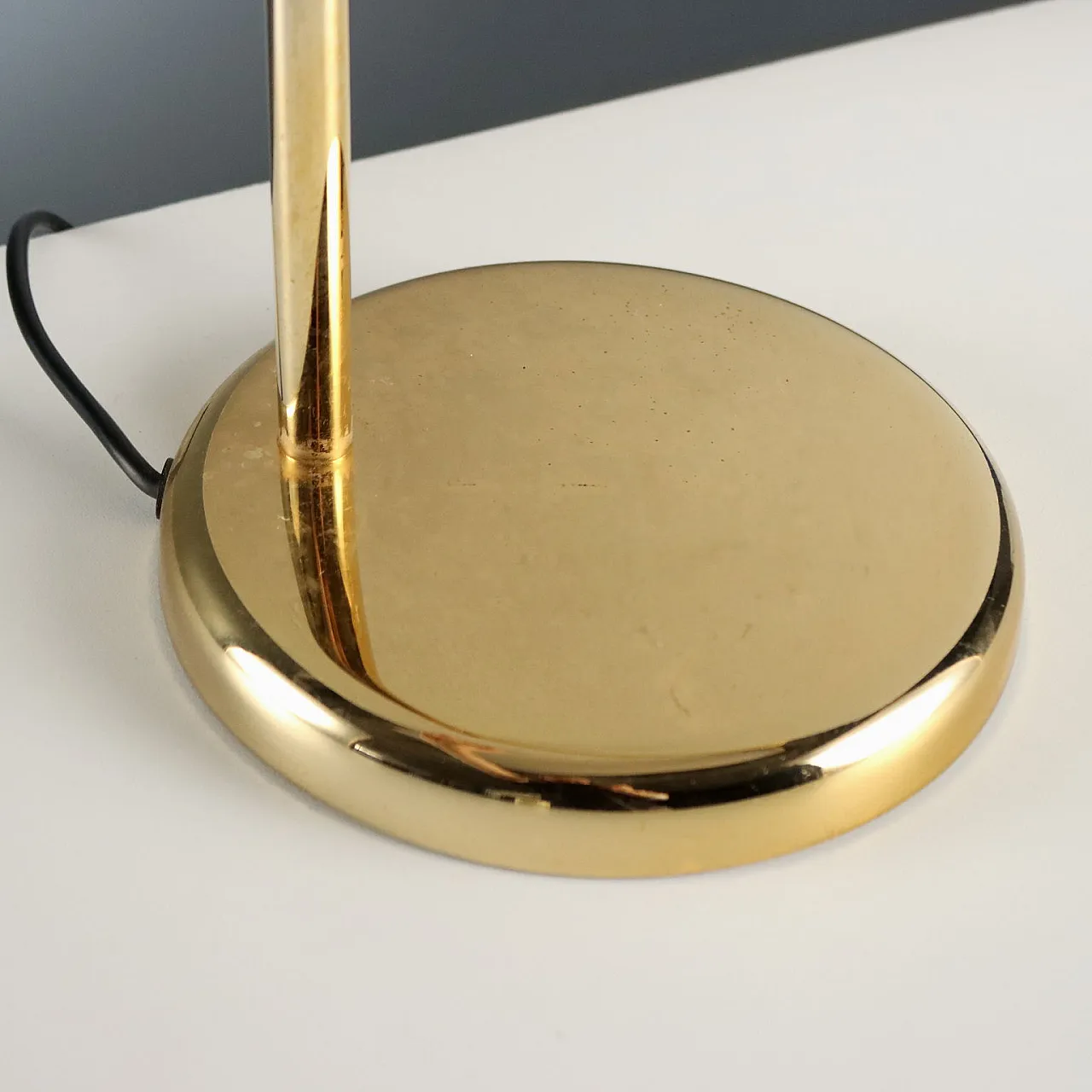 Lamp with articulating arm, 1980s 9