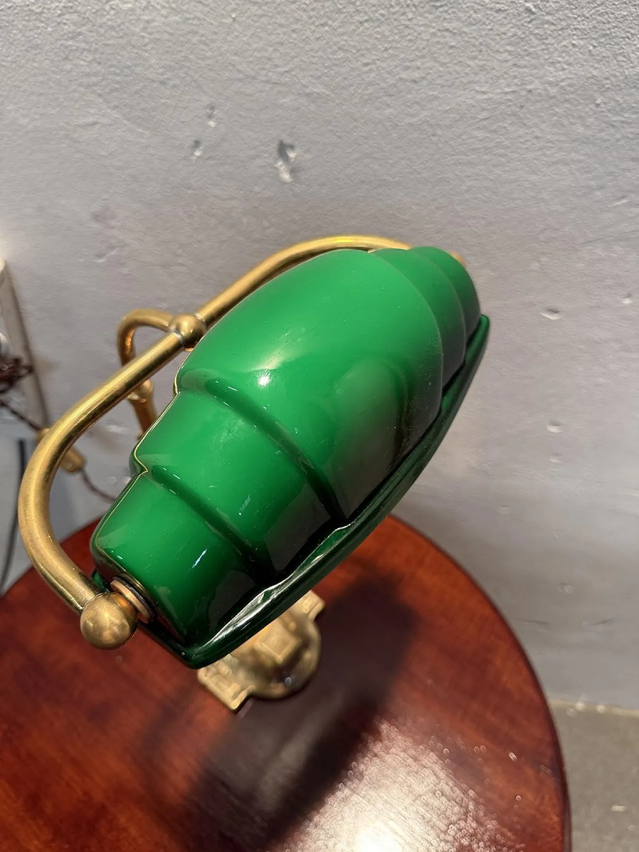Churchill ministerial lamp in brass and green opaline glass, 1920s 4