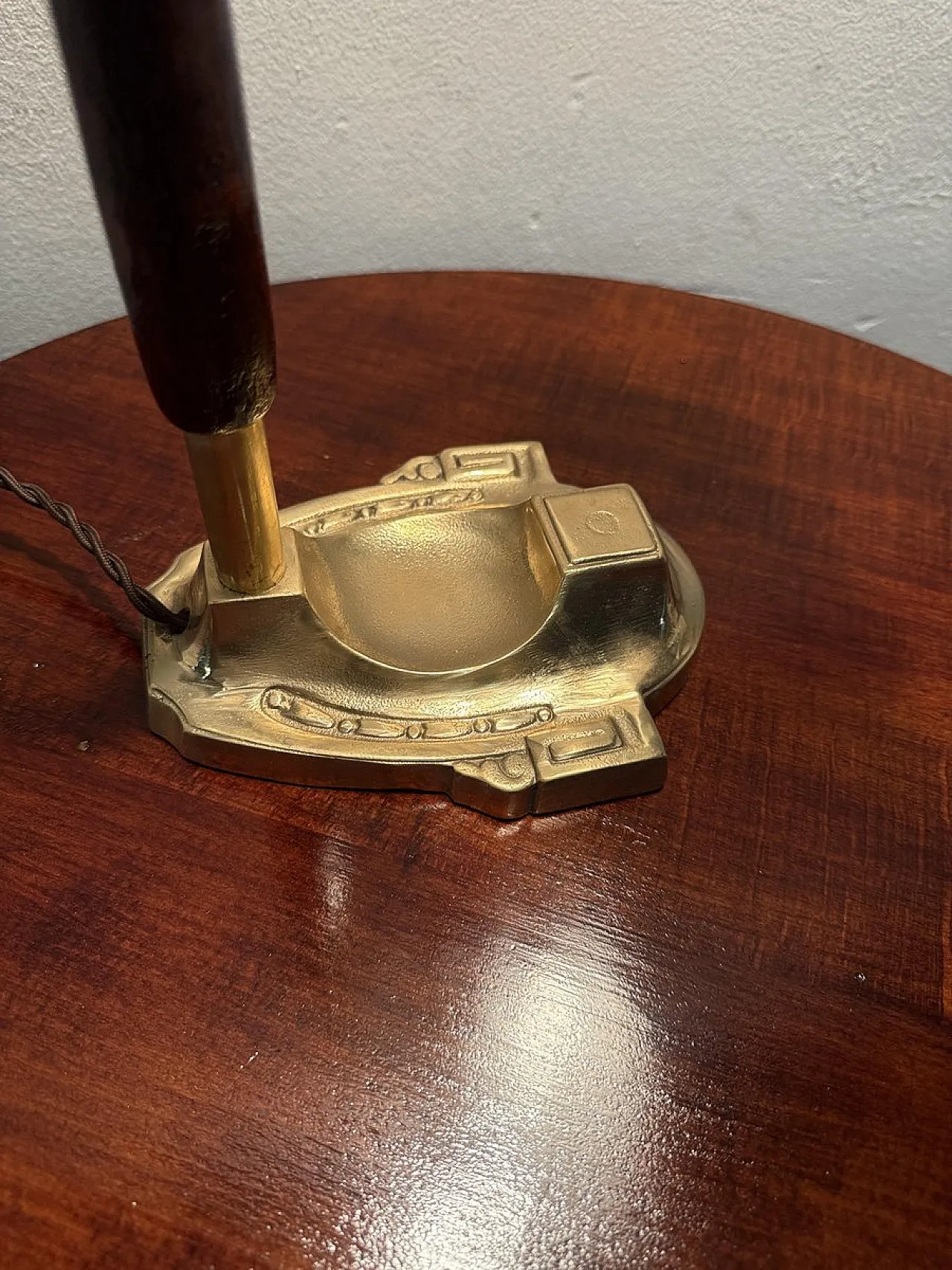 Churchill ministerial lamp in brass and green opaline glass, 1920s 7