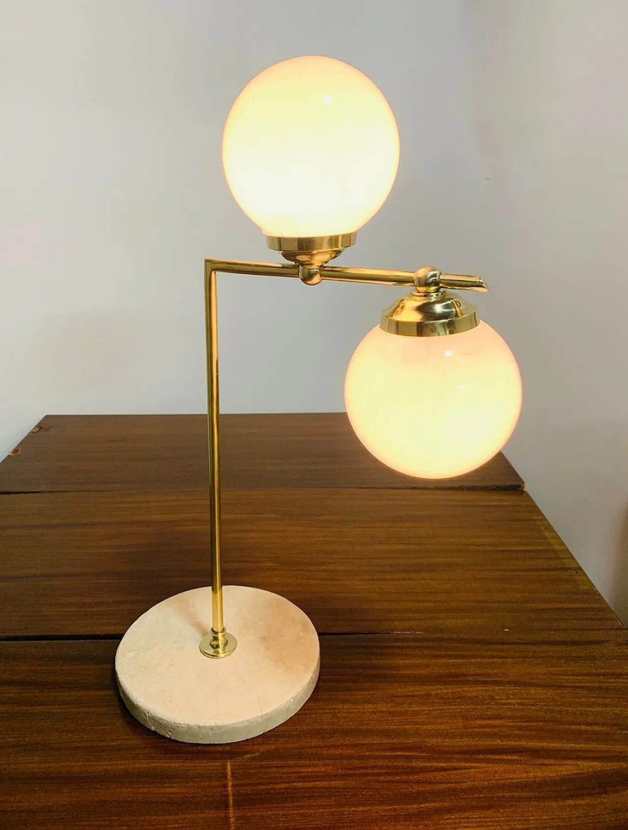 Art Deco table lamp in brass and marble with opaline glass spheres, Italy, 1940s 3