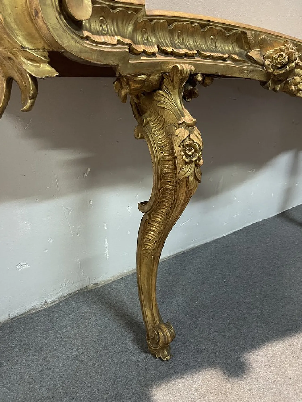 Baroque gilded console table with royal yellow marble top, 18th century 6