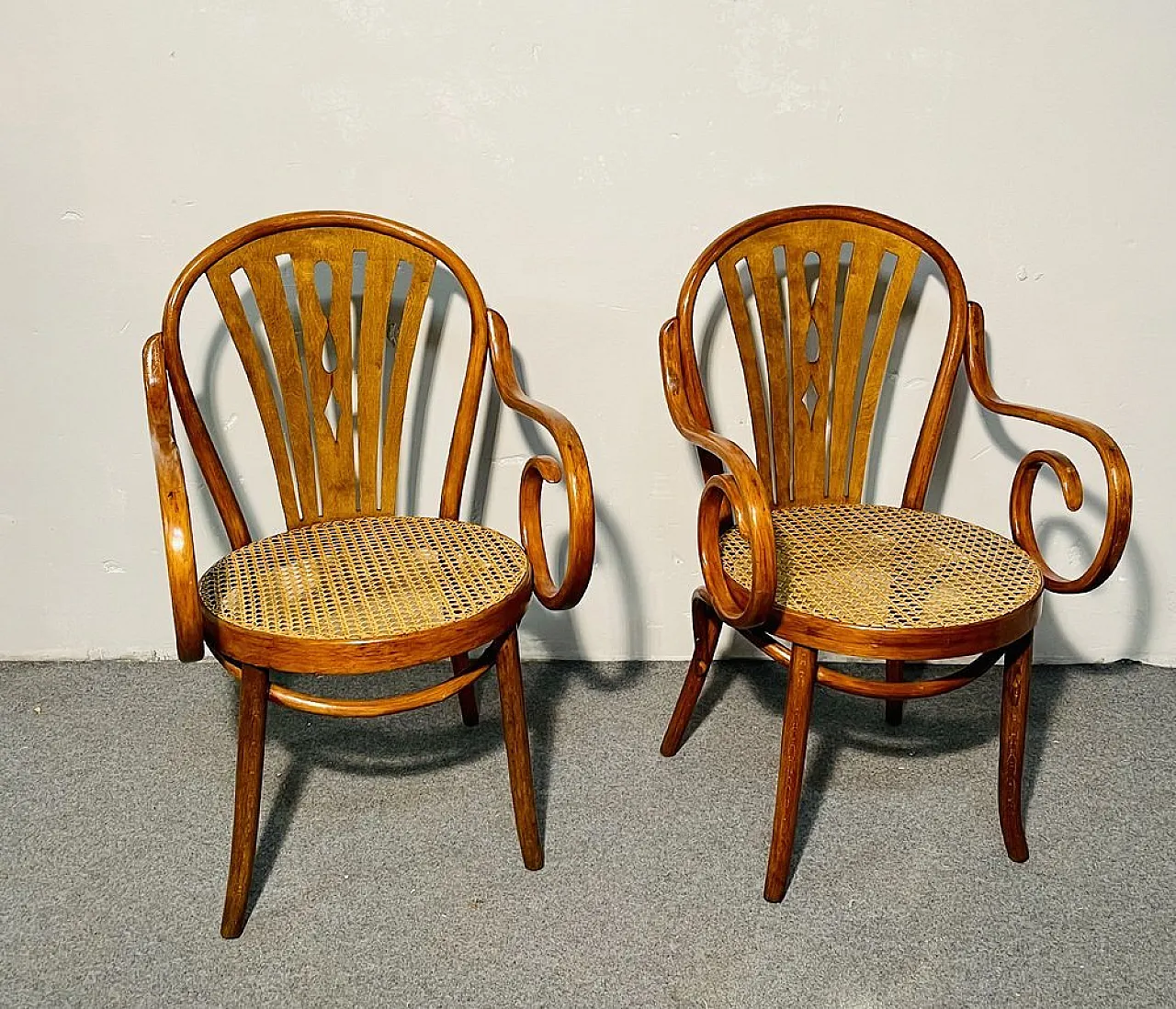Art Nouveau armchairs by Michael Thonet for Thonet, late 19th century, set of 2 1