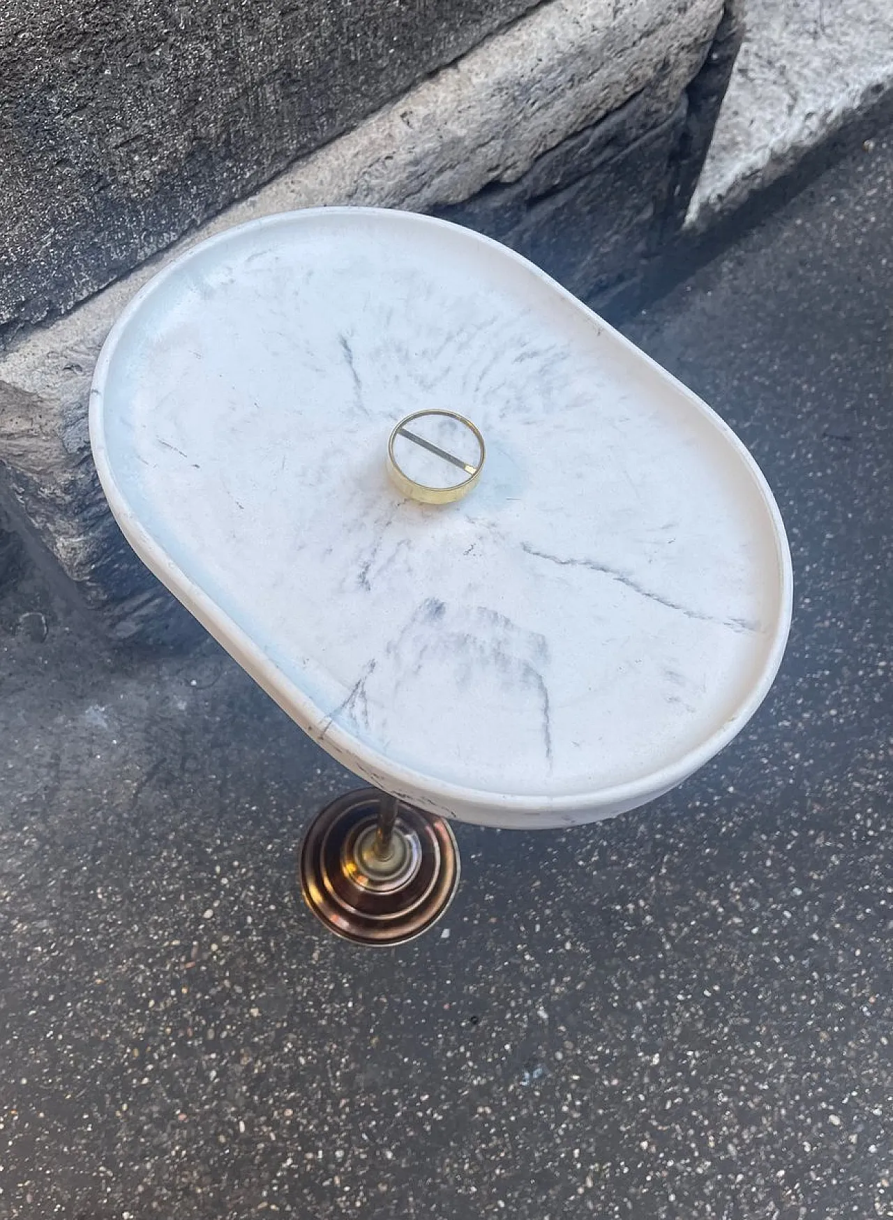 Brass and marble coin tray table, 1960s 5