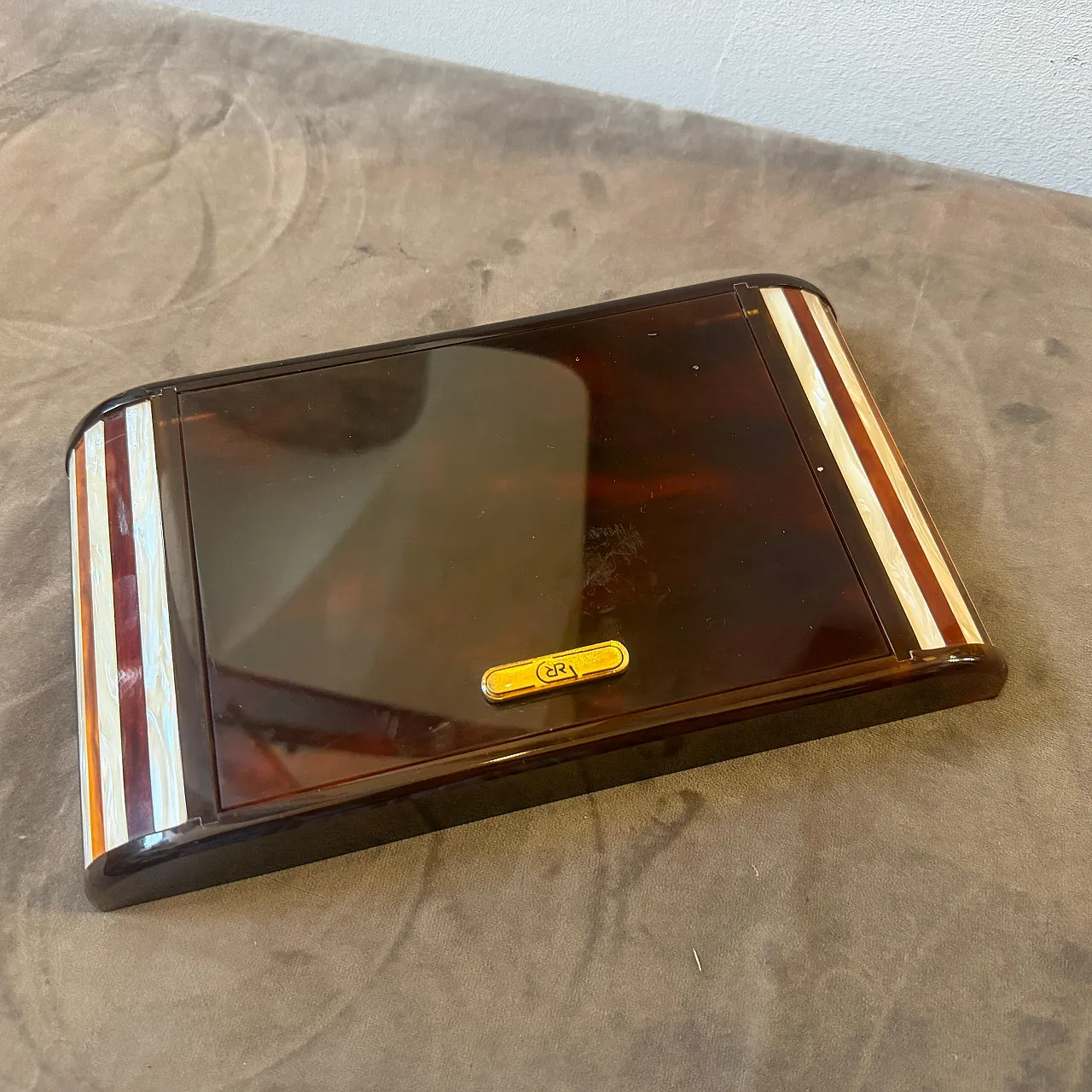 Faux tortoiseshell lucite games box by Renzo Romagnoli, 1970s 11