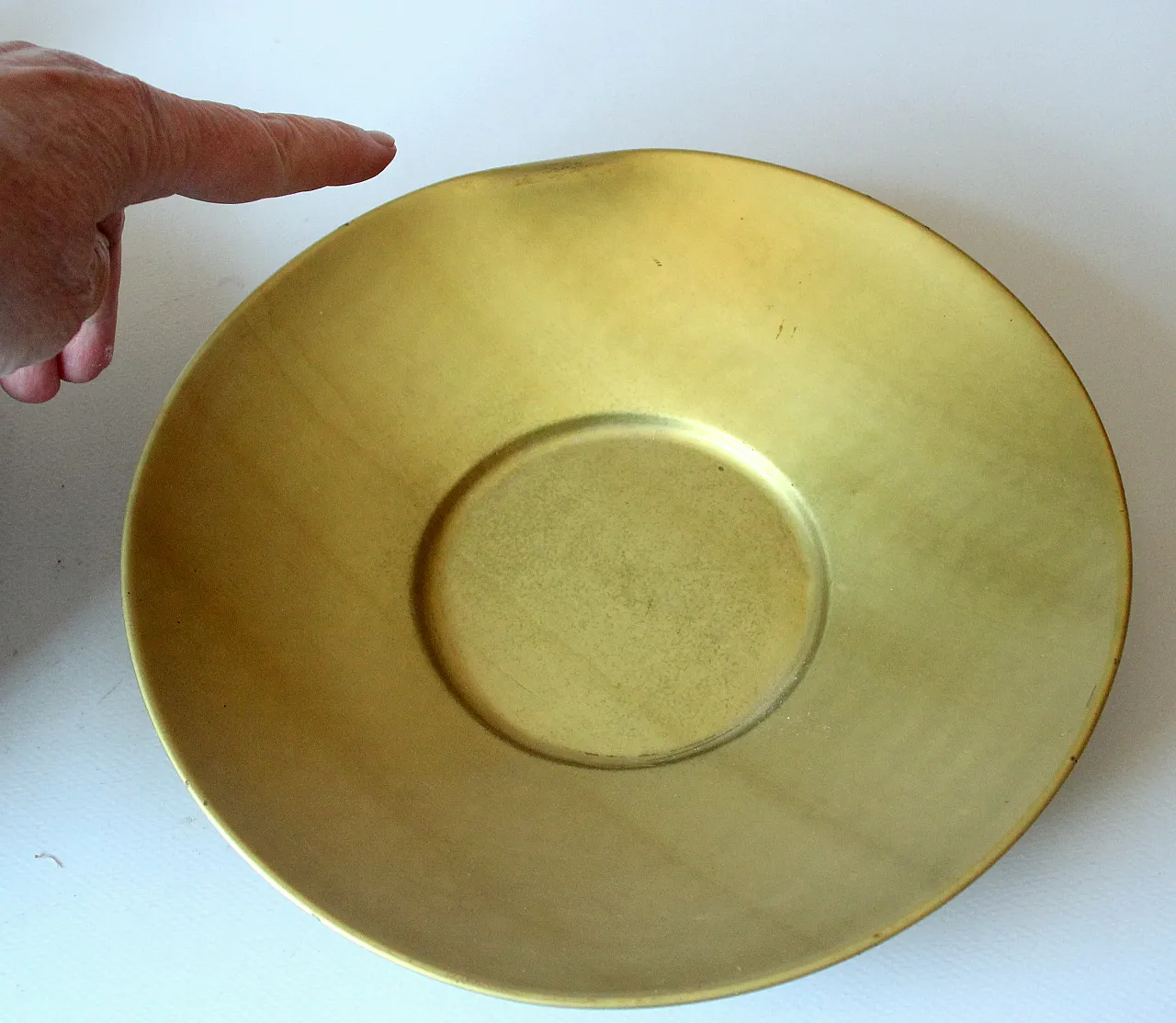 Kitchen scale designed by Bengt Ek for swedish brand EKS 6