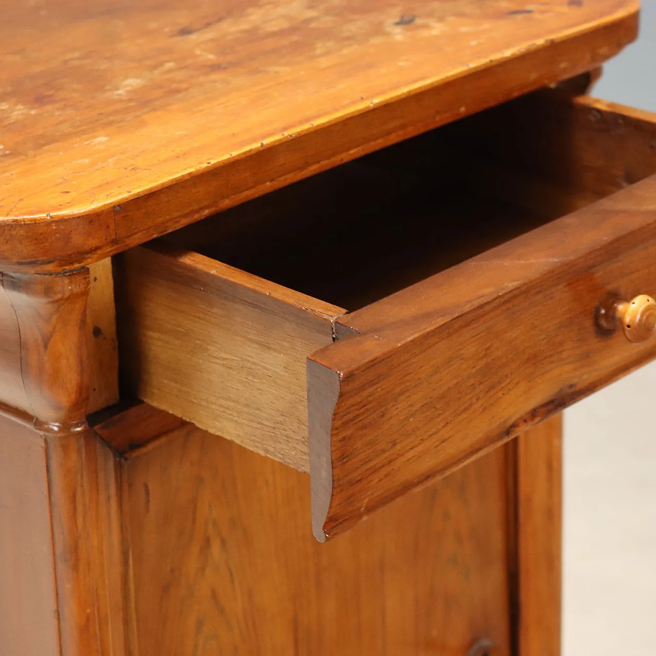 Louis Philippe walnut bedside table, 19th century 5
