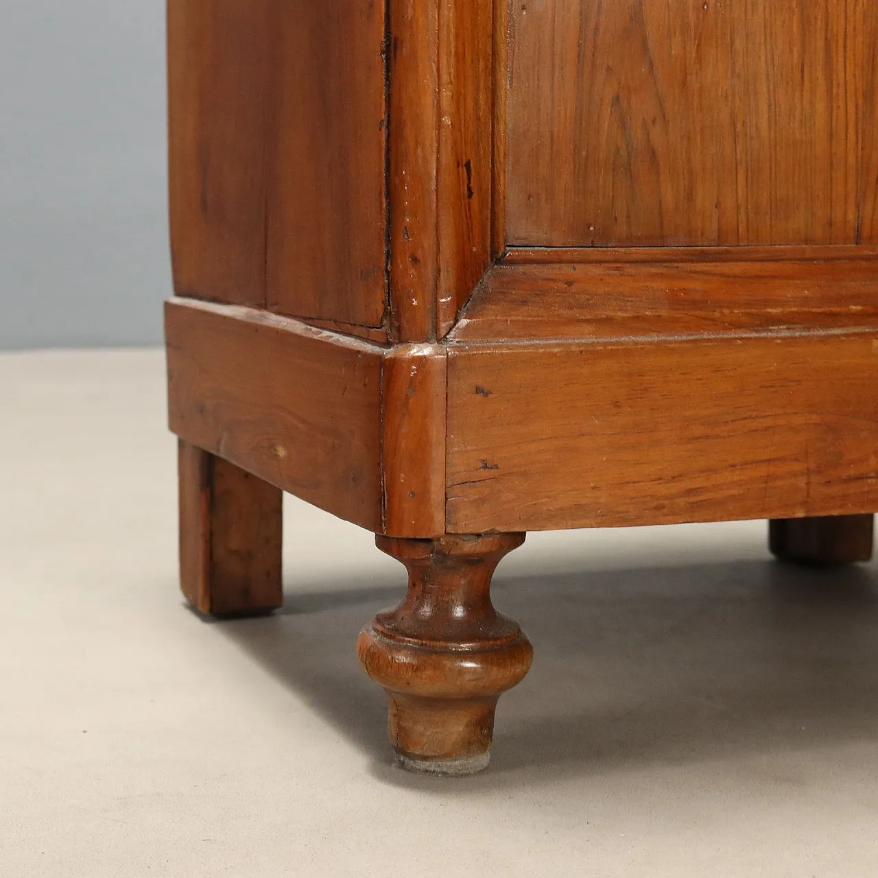 Louis Philippe walnut bedside table, 19th century 8