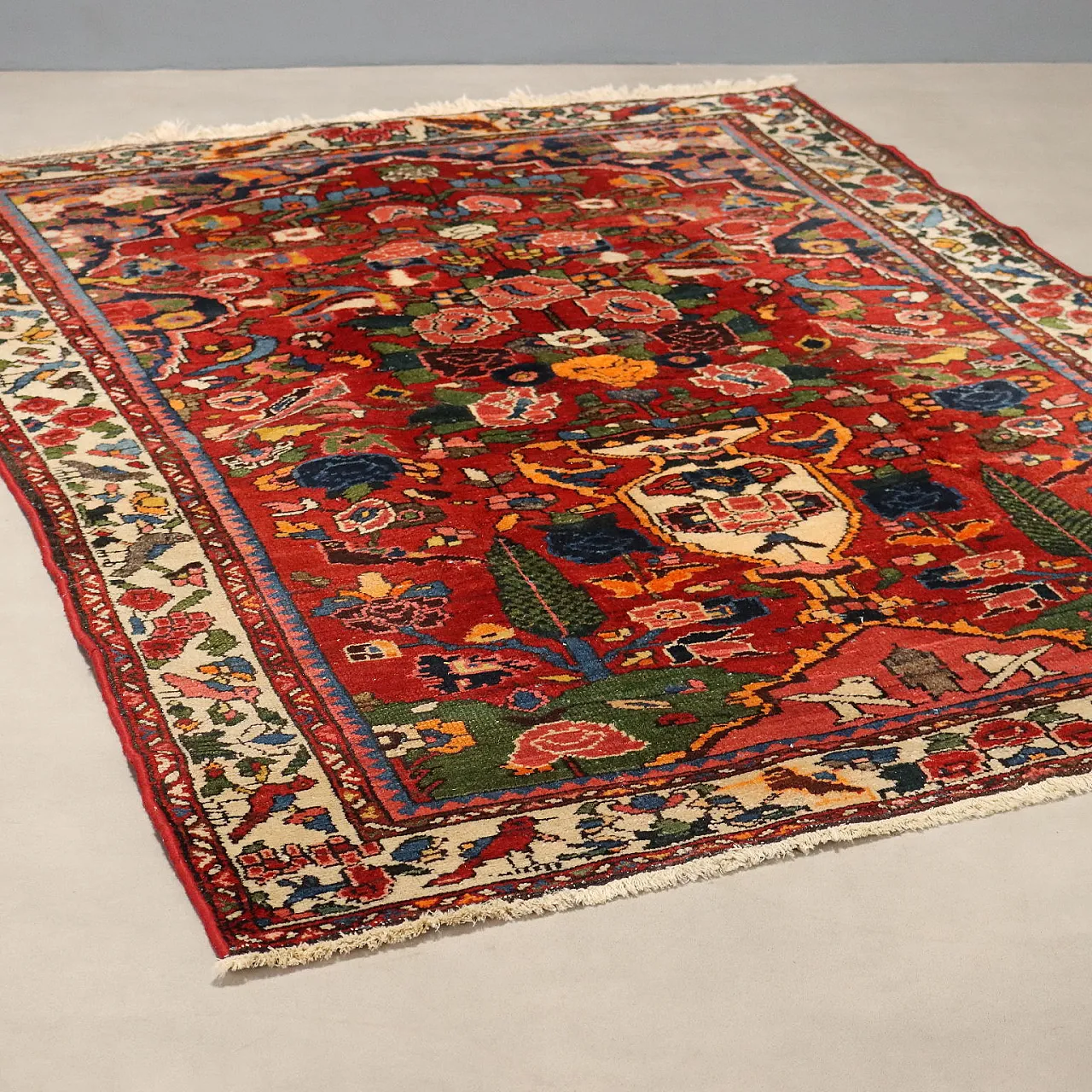 Bakhtiary rug in cotton and wool, 20th century 1