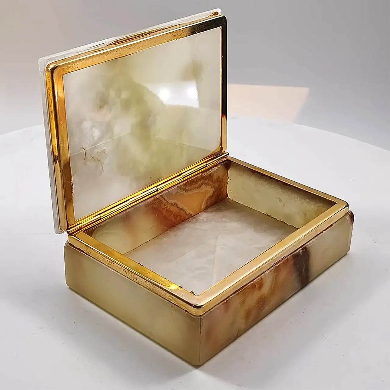 Onyx jewelry box in extra onyx, 1960s 1