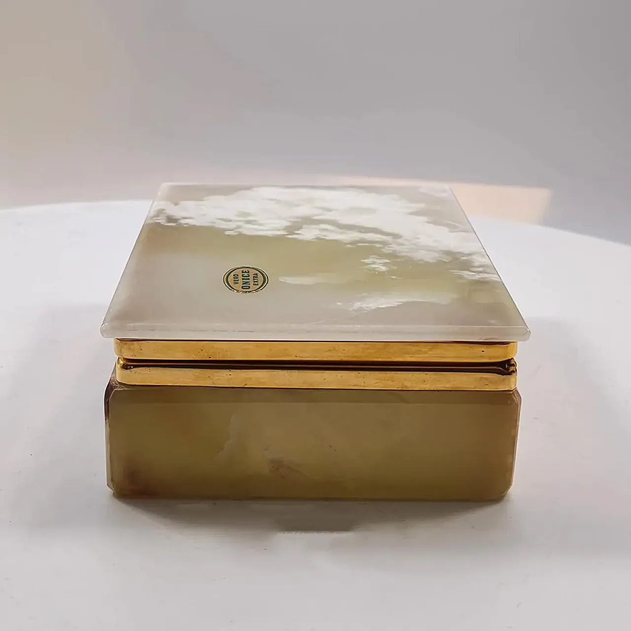 Onyx jewelry box in extra onyx, 1960s 6