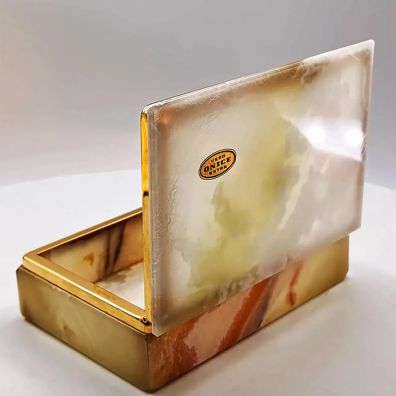 Onyx jewelry box in extra onyx, 1960s 8