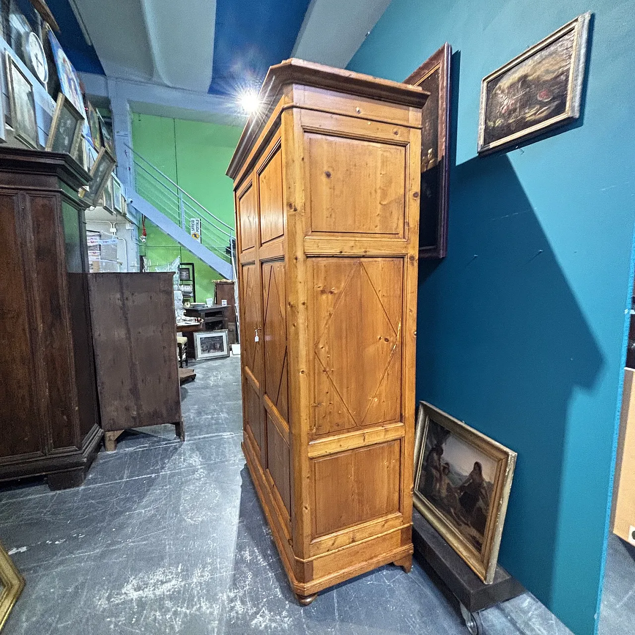 Antique Tuscan Sienese diamond-patterned wardrobe from 1850. Restored. 6