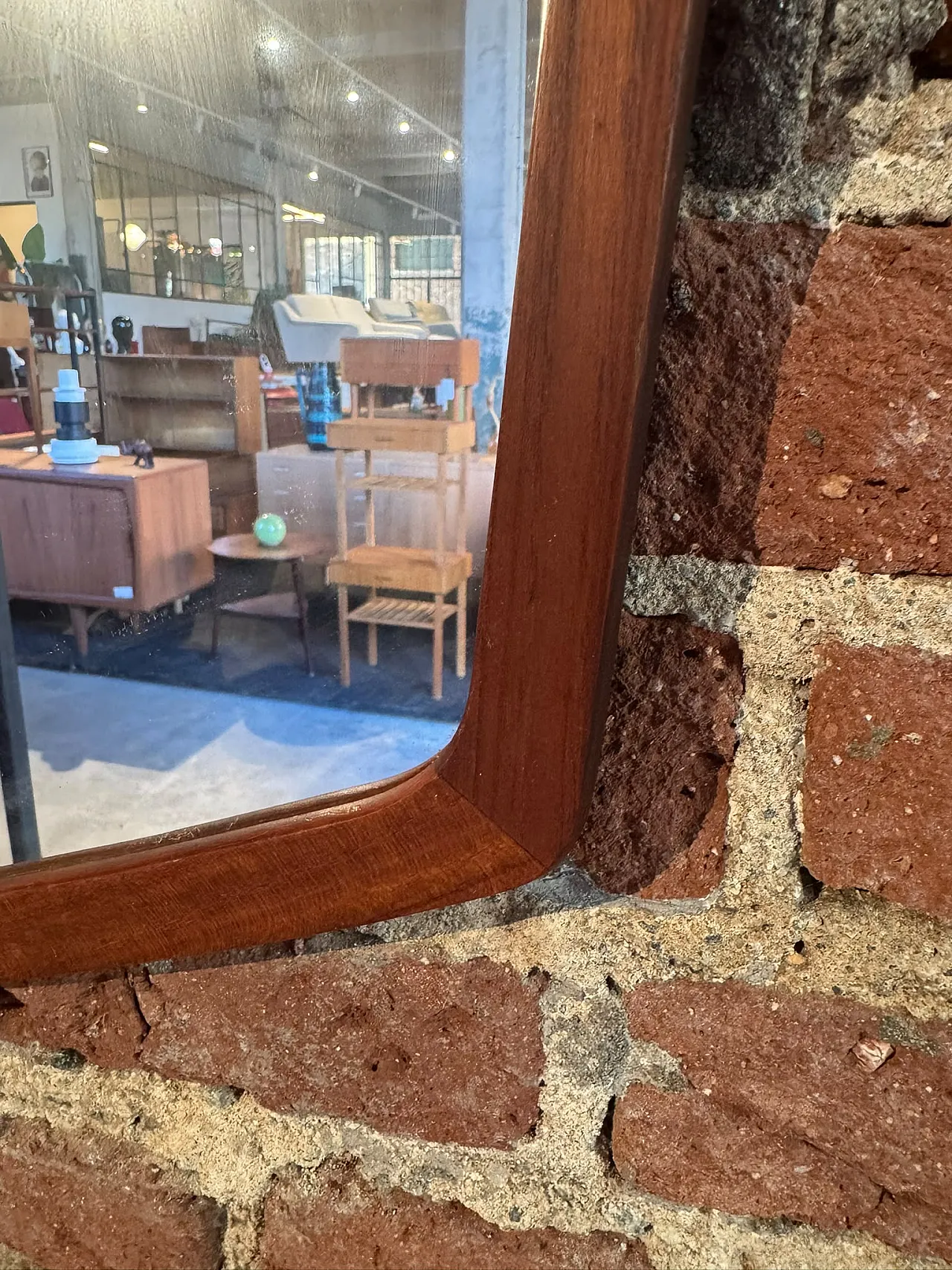 Specchio sagomato con cornice in teak, anni ’60 3