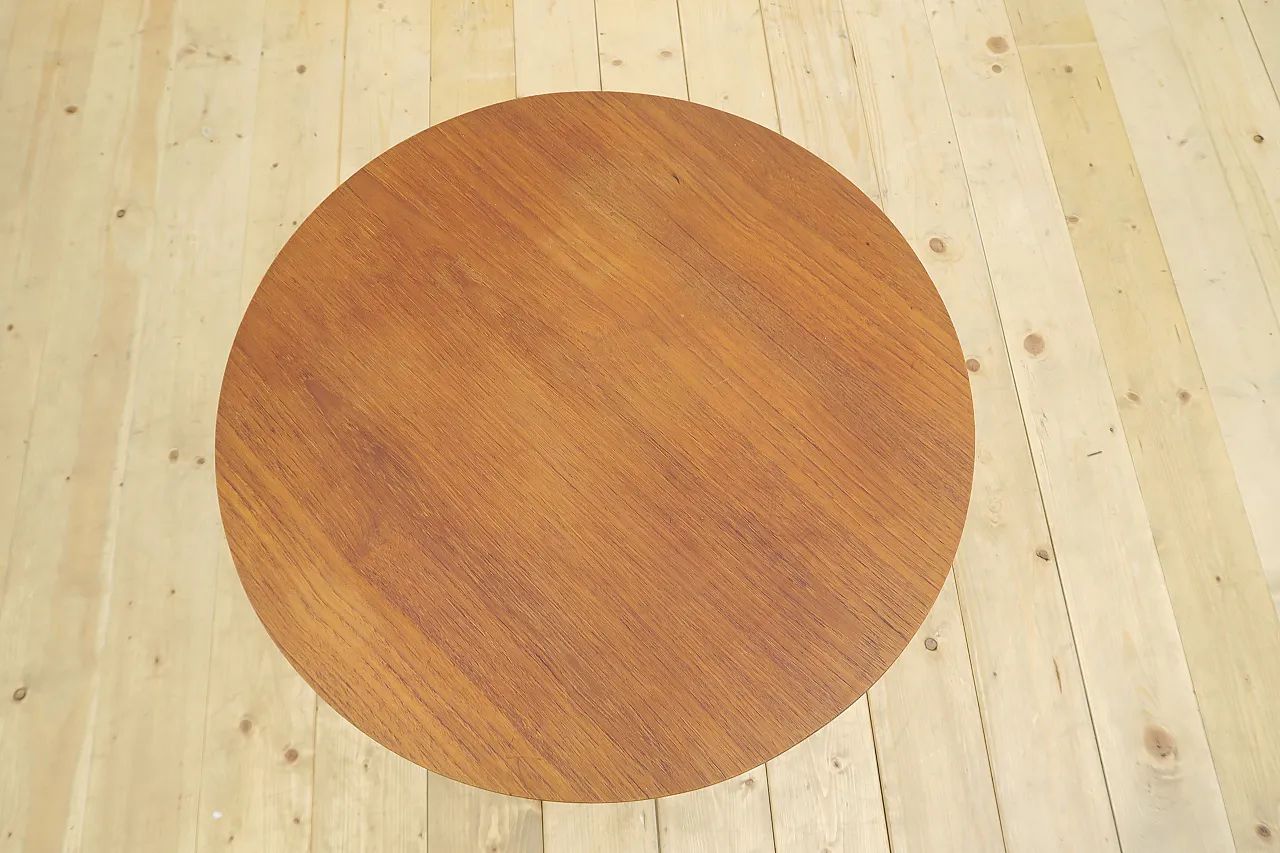Round teak coffee table, 1960s 6