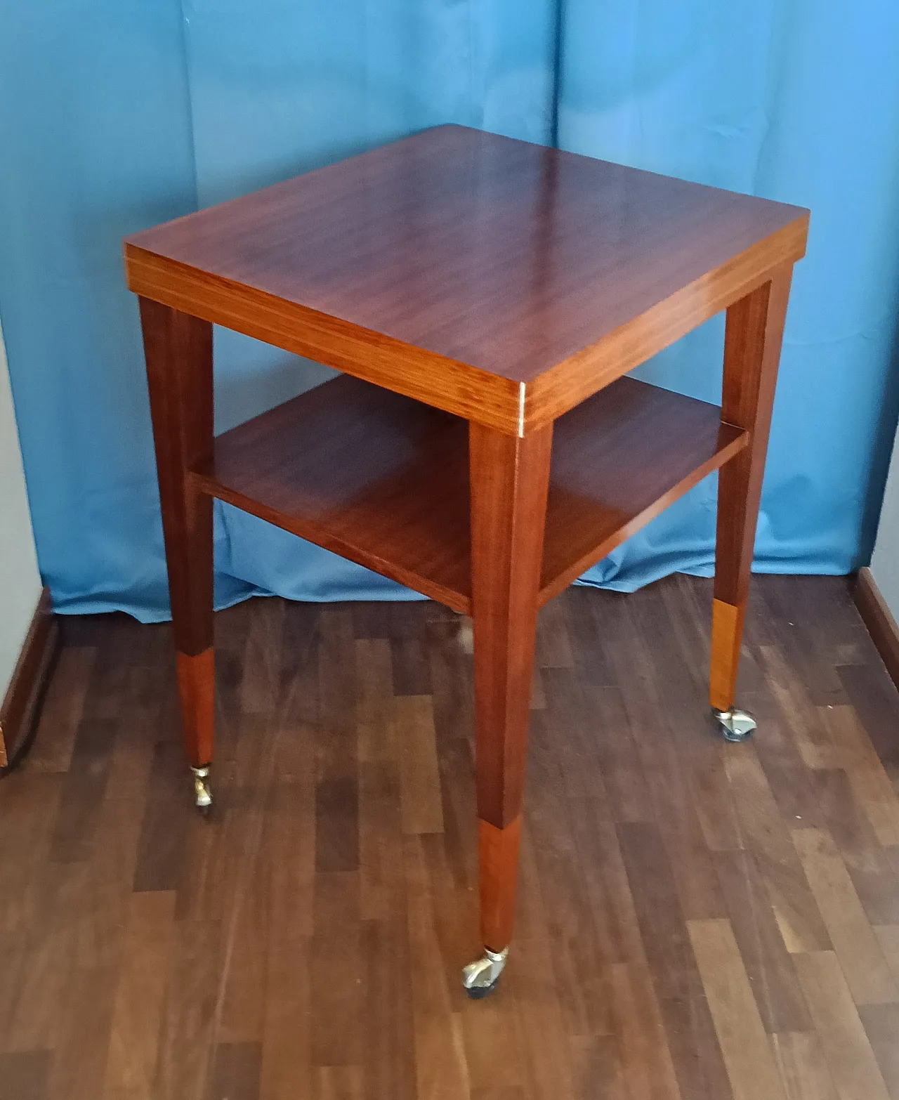 Squared wood side table on wheels, 1970s 1