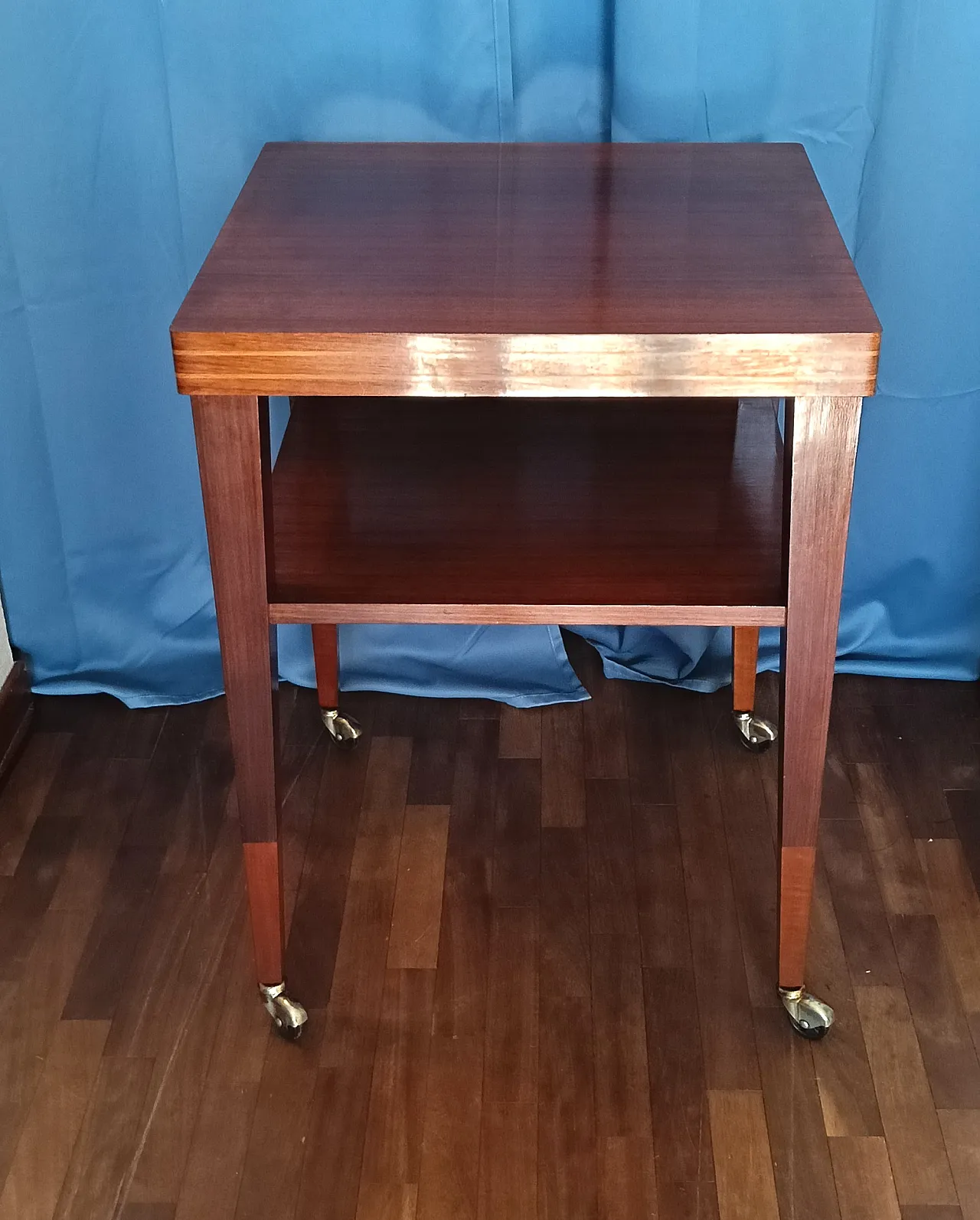 Squared wood side table on wheels, 1970s 3