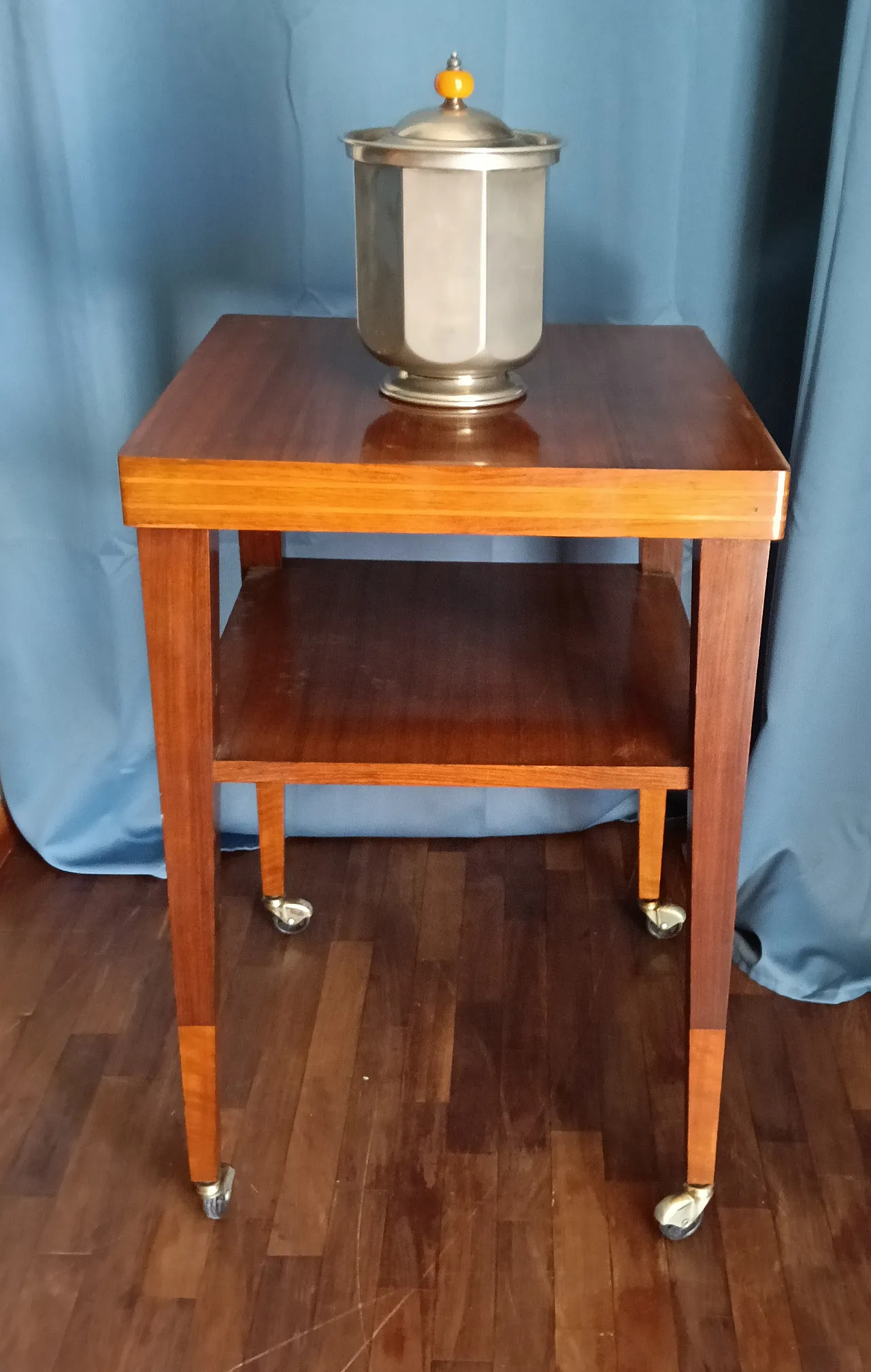 Squared wood side table on wheels, 1970s 10