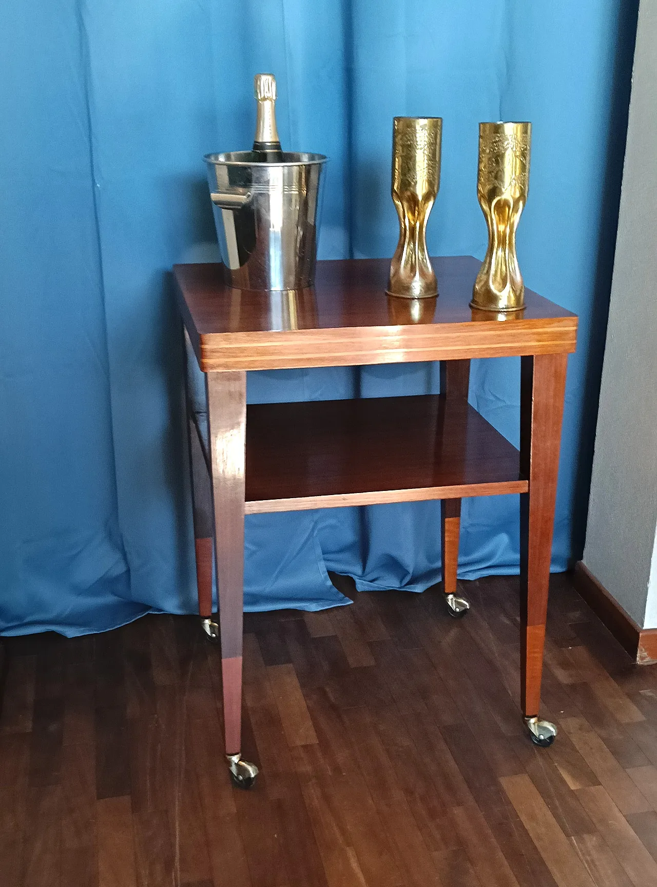 Squared wood side table on wheels, 1970s 16