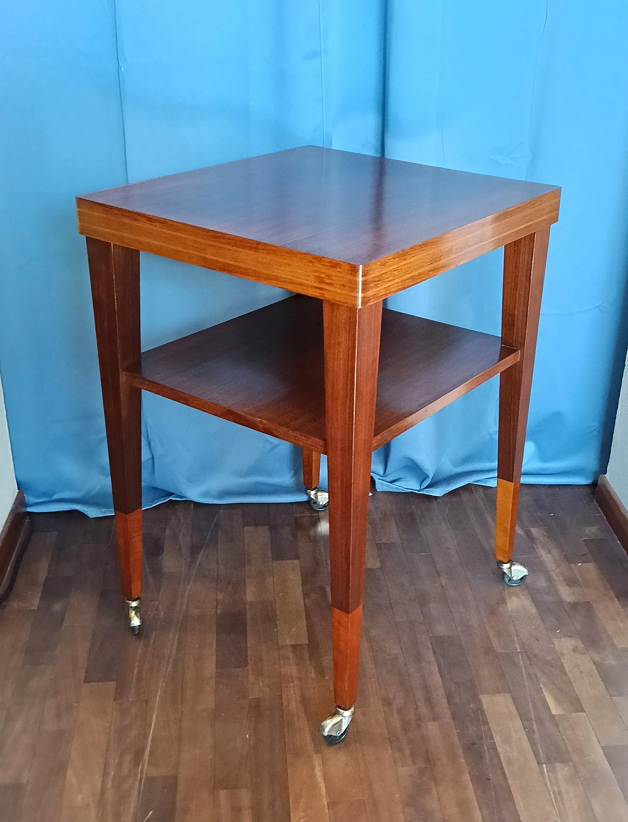 Squared wood side table on wheels, 1970s 19