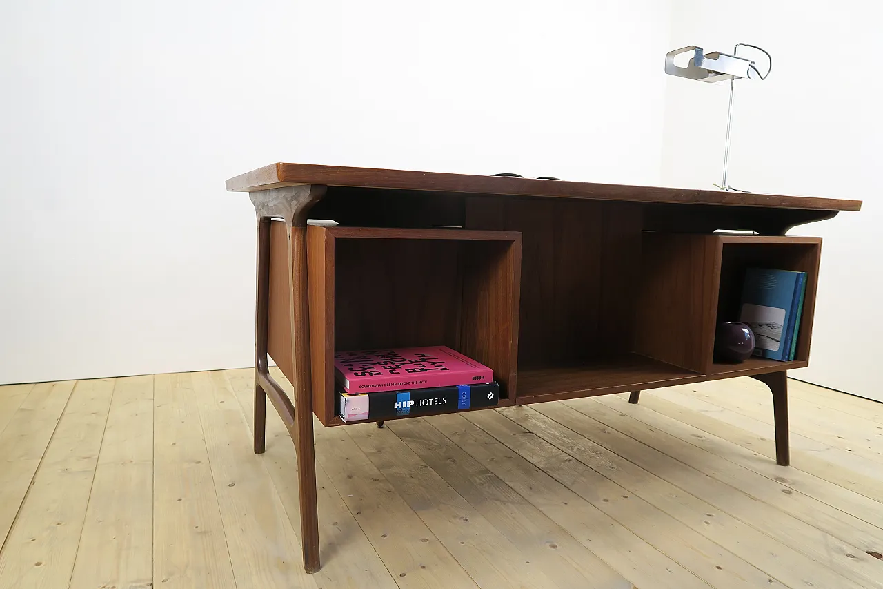 Mid-Century teak desk with drawers, 1960s 4