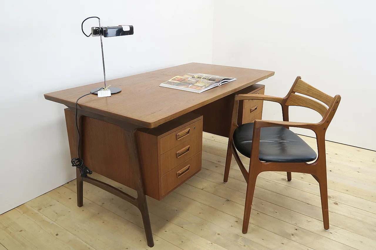 Mid-Century teak desk with drawers, 1960s 10