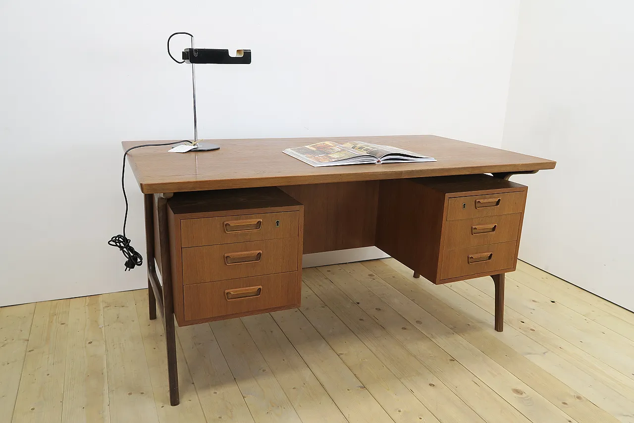 Mid-Century teak desk with drawers, 1960s 12