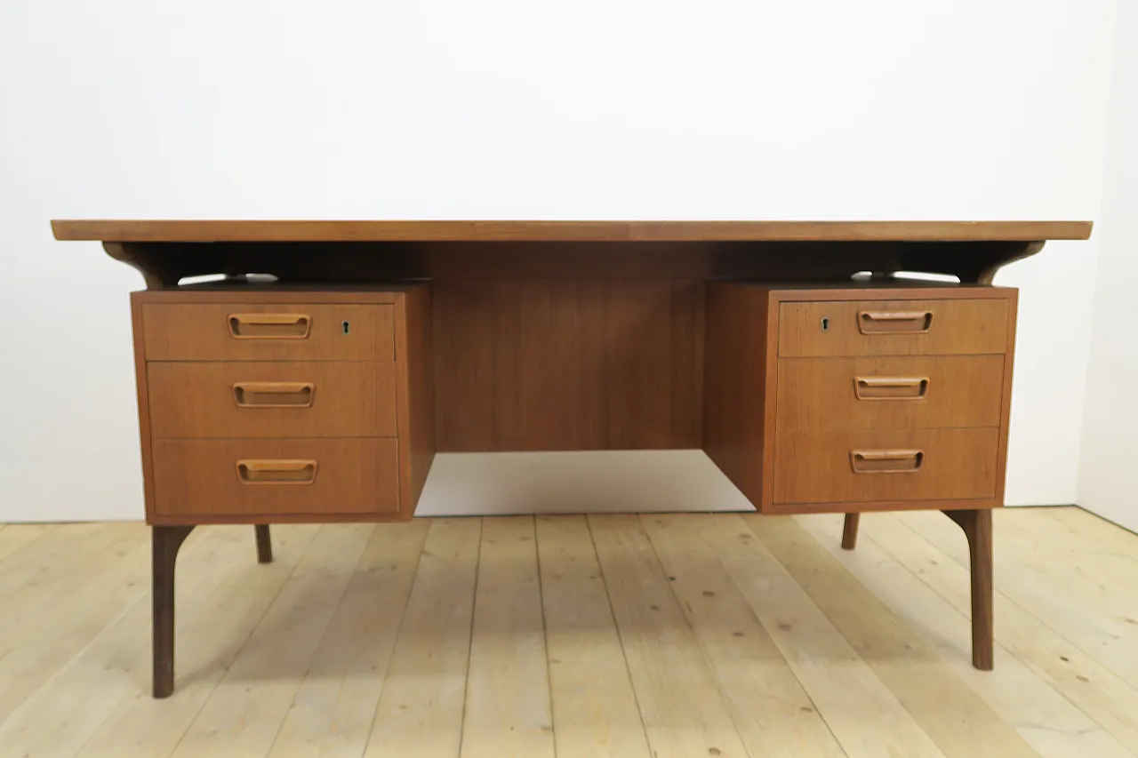 Mid-Century teak desk with drawers, 1960s 14