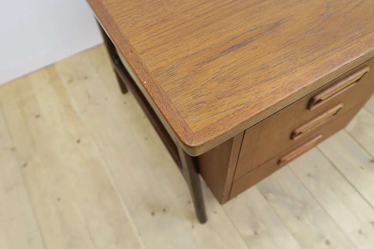 Mid-Century teak desk with drawers, 1960s 17