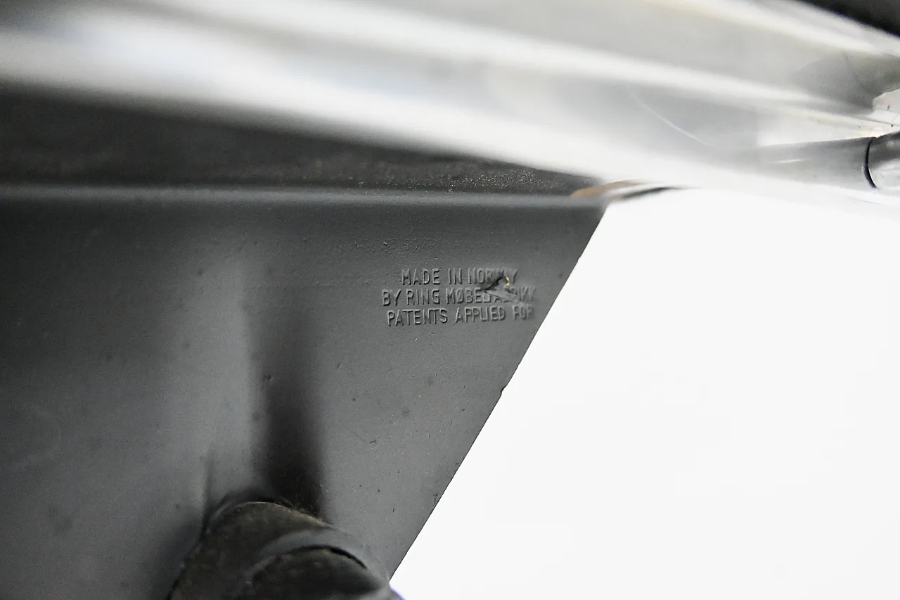 Sedie Soft Pad di Charles & Ray Eames per ring Mobelfabrikk, anni '70 11