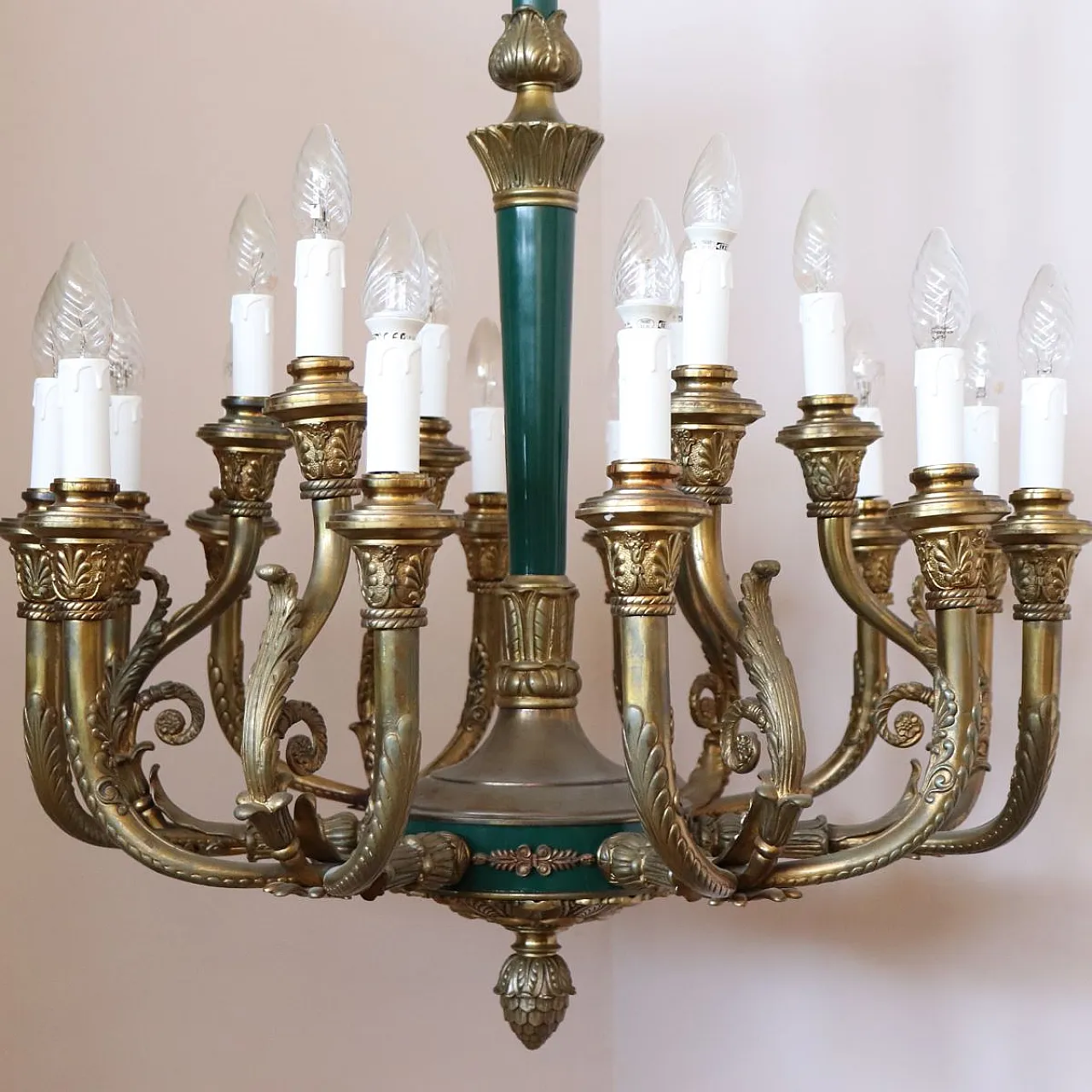 Bronze and green lacquered metal chandelier, 18 lights, early 1900s 13