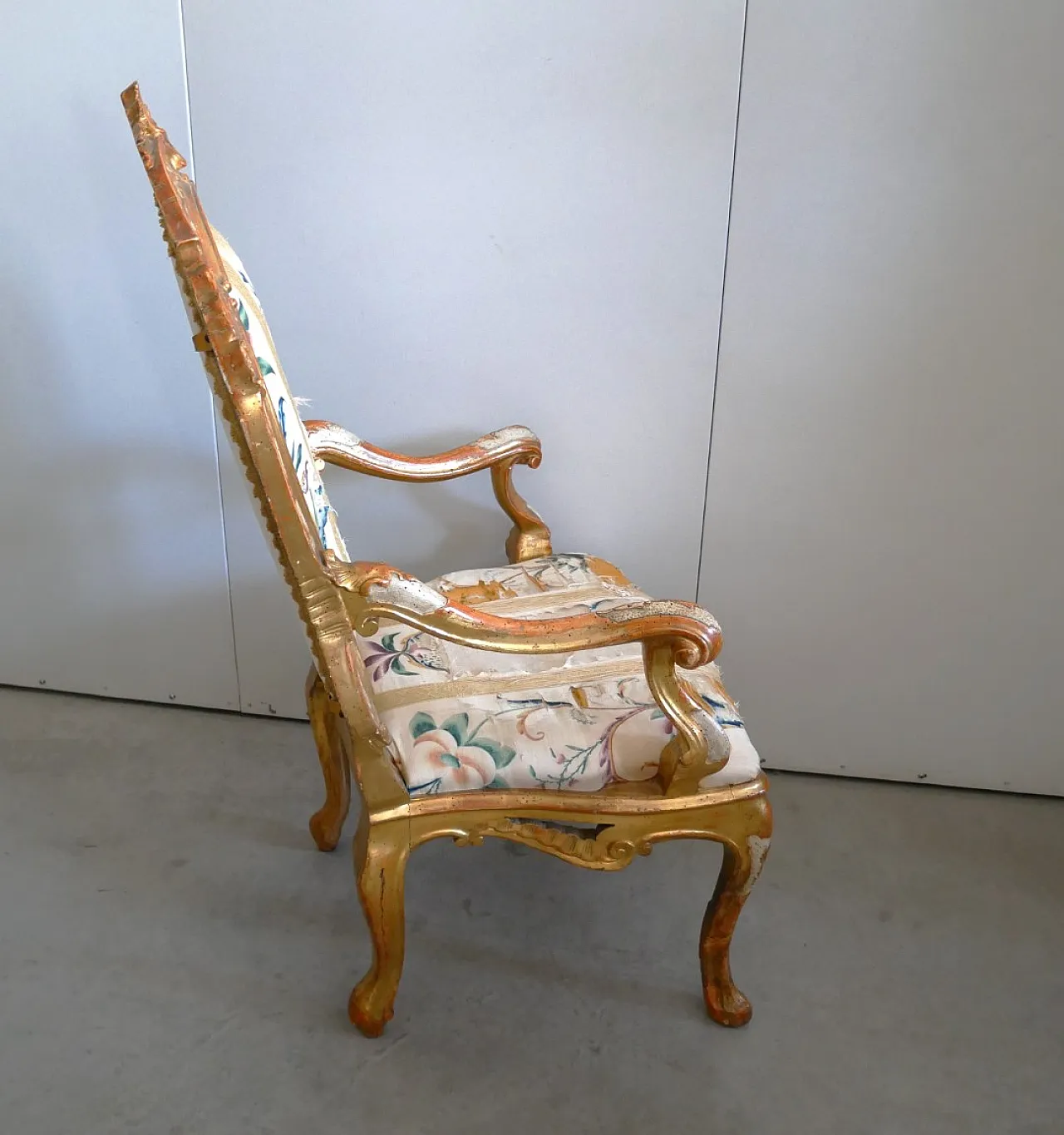 Venetian armchair, lacquered and gilded, 18th century 4