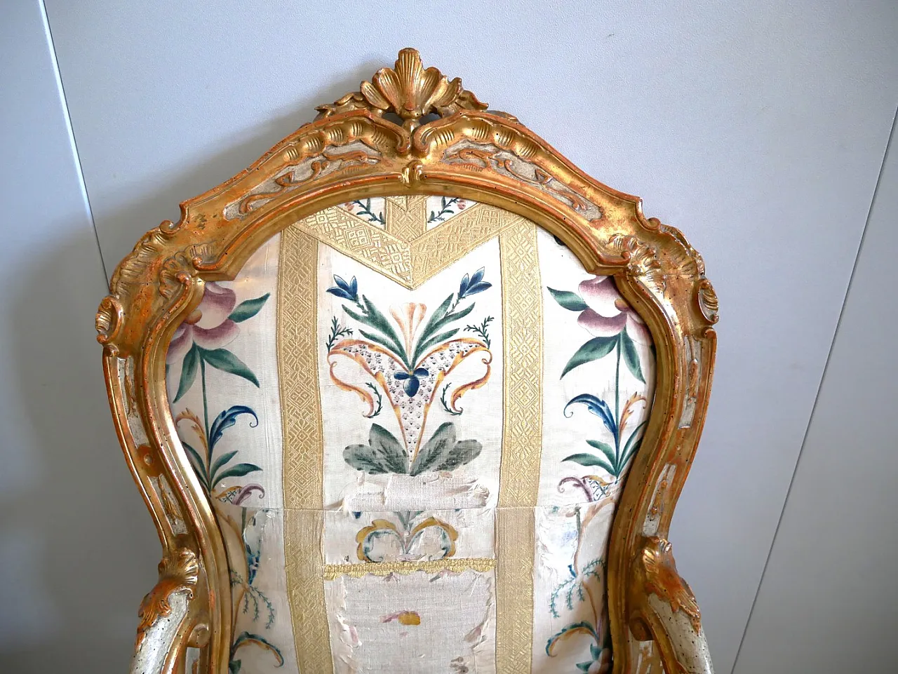 Venetian armchair, lacquered and gilded, 18th century 5